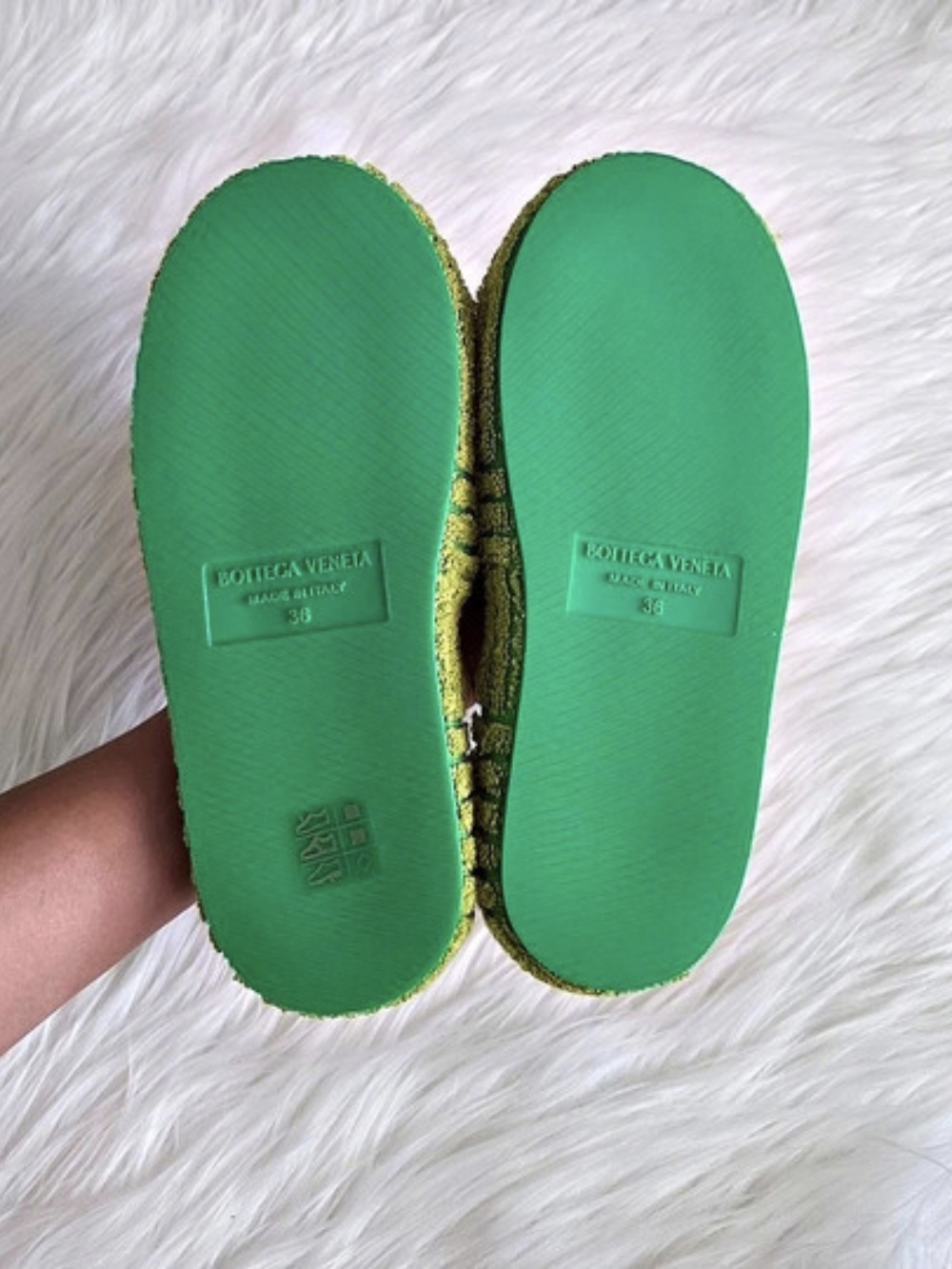 Bottega Veneta Intrecciato Resort Sponge Slippers - Picture 3 of 5